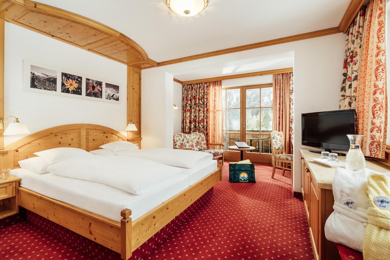 Wanderhotel Taurerwirt Kals am Grossglockner Bagian luar foto